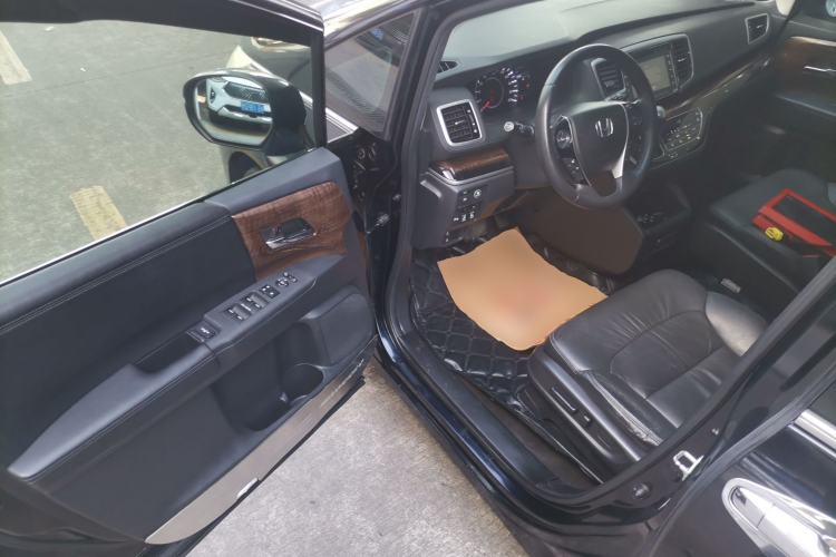 Used Honda Odyssey 2015 2.4L Supreme Edition
