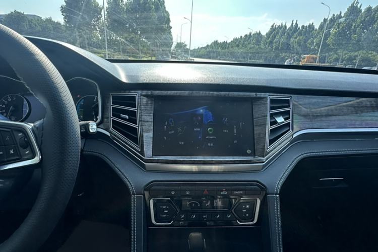 Used Zotye Domy X7 2017 1.8T Manual Luxury Model
