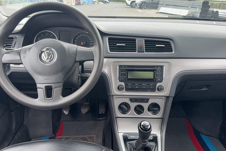 Used Volkswagen Lavida 2013 Restyled Classic 1.6L Manual Comfort Edition
