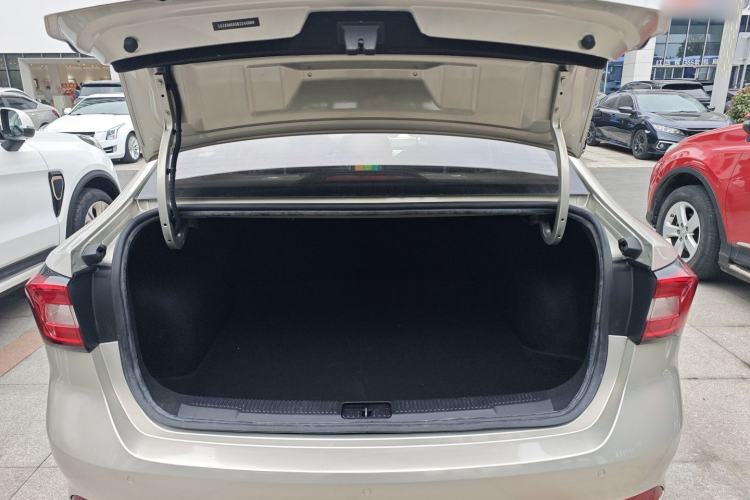 Used Roewe i5 2020 1.5L Automatic 4G Connect Luxury Flagship Edition