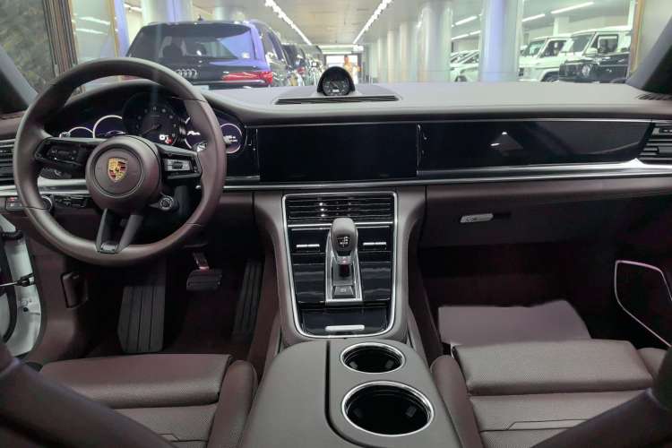 Used Porsche Panamera 2023 Facelifted Panamera 2.9T Platinum Edition
