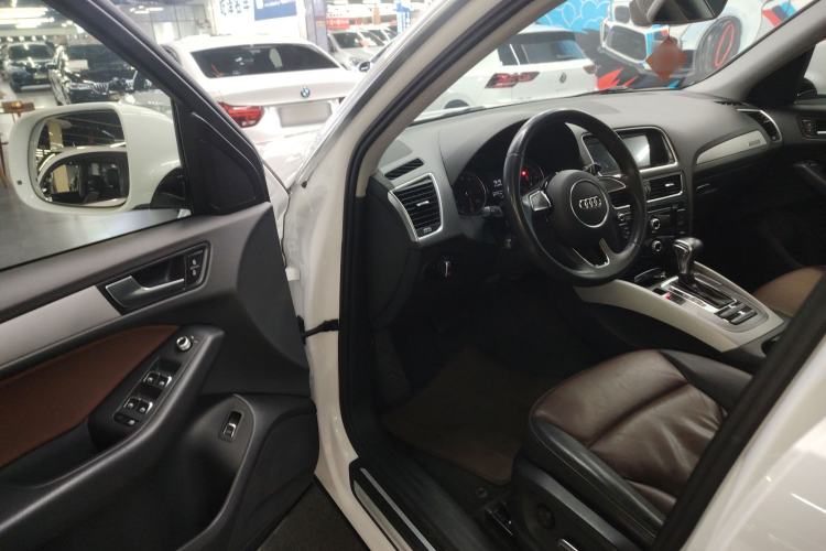 Used Audi Q5 2017 Plus 40 TFSI Ambition Model