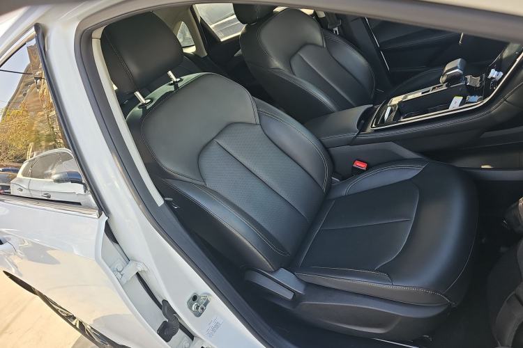 Used Roewe i6 MAX New Energy 2023 EV 420 Skyroof Special Edition
