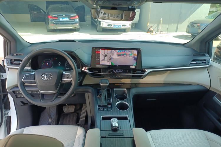 Used Toyota Granvia 2024 2.5L Hybrid Prestige ULTRA Edition