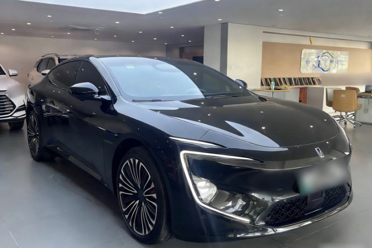 Used  12 2025 Ultra Extended-Range Edition