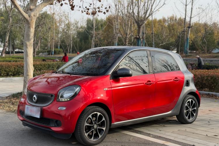 Used  forfour 2016 1.0L 52 kW Passion Edition
