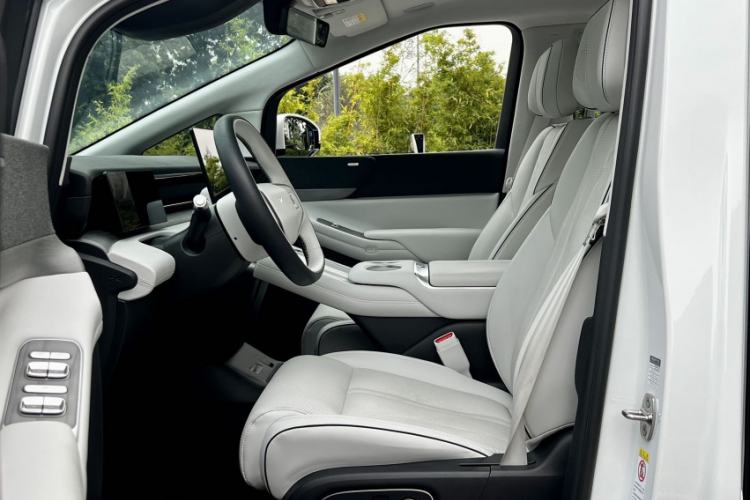 Used XPeng X9 2024 702 Ultra-Long Range Pro
