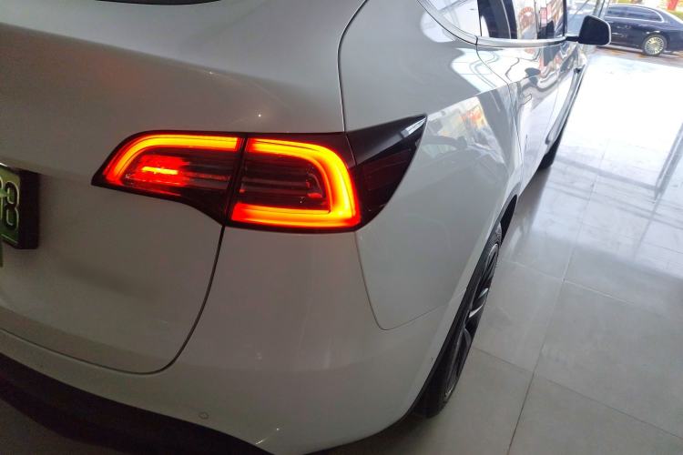 Used Tesla Model Y 2023 Rear-Wheel-Drive Version
