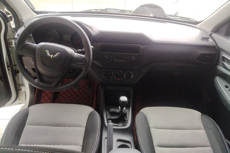 Used Wuling Hongguang 2019 1.5L S Basic Version China VI Standard LAR