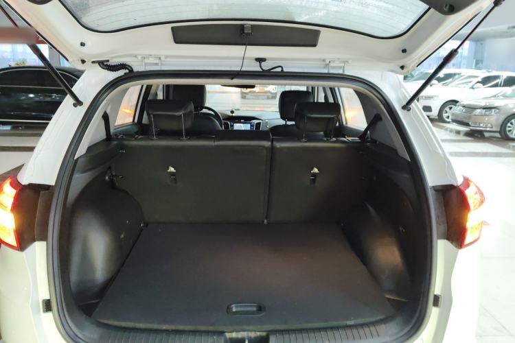 Used Hyundai ix25 2015 1.6L Automatic Two-Wheel-Drive Deluxe DLX Model