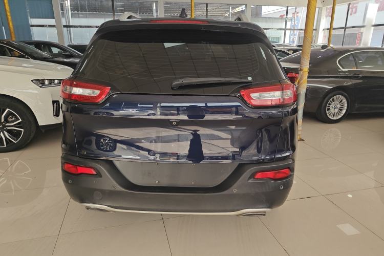 Used  Cherokee 2016 2.4L Professional Smart Version
