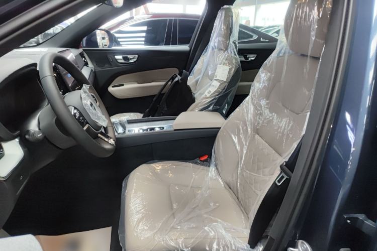 Used Volvo XC60 2026 B5 4x4 Smart Luxury Edition
