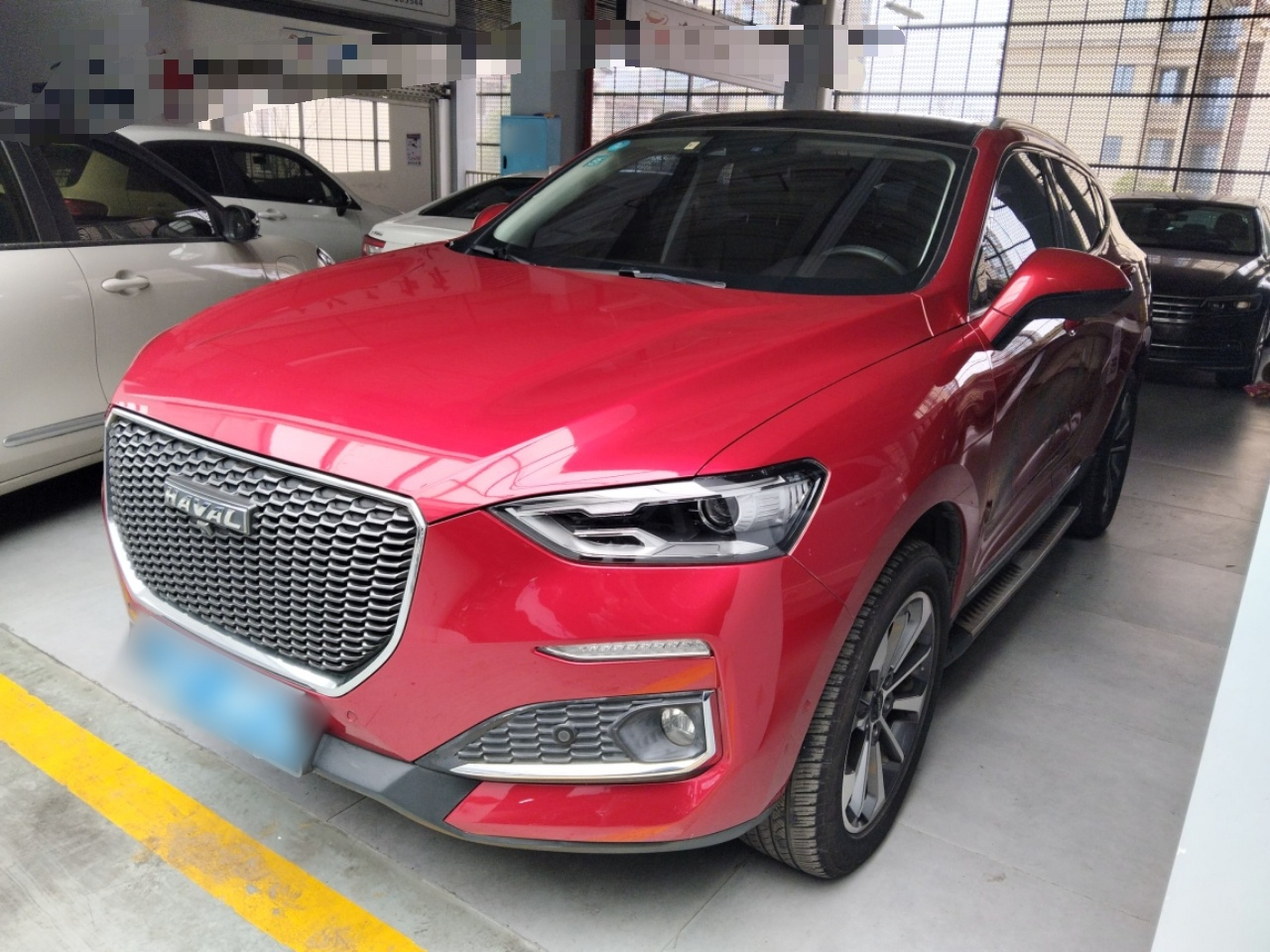 تحت مقدمة السيارة