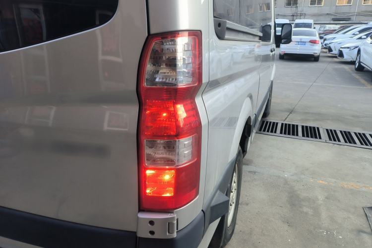 Used Foton Toano 2022 2.0T Manual Tongtu Multi-Function Long Wheelbase Mid-Roof Single-Tire 5/6/7/9-Seater 4F20TC3
