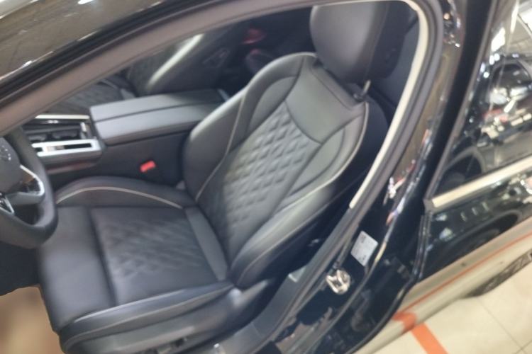 Used Volkswagen Magotan 2024 380TSI DSG Prestige Edition DaMai Package
