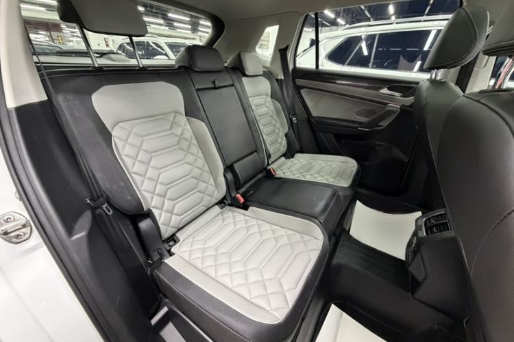 Used Volkswagen Tayron 2023 300TSI Two-Wheel-Drive Luxury Plus Advanced Edition
