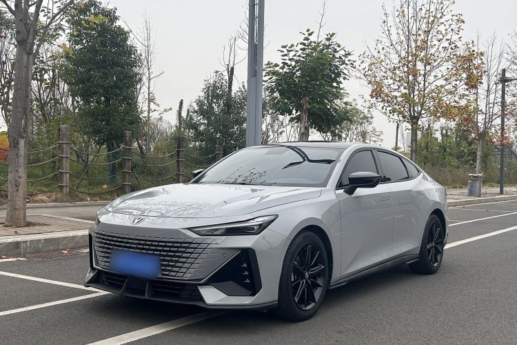 Used Changan UNI-V 2022 1.5T Prestige Version