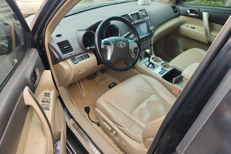 Used Toyota Highlander 2012 2.7L Two-Wheel Drive 5-Seater Sport Edition
