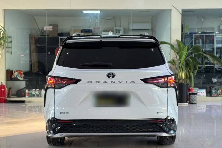 Used Toyota Granvia 2024 2.5L Hybrid Prestige PLUS Edition
