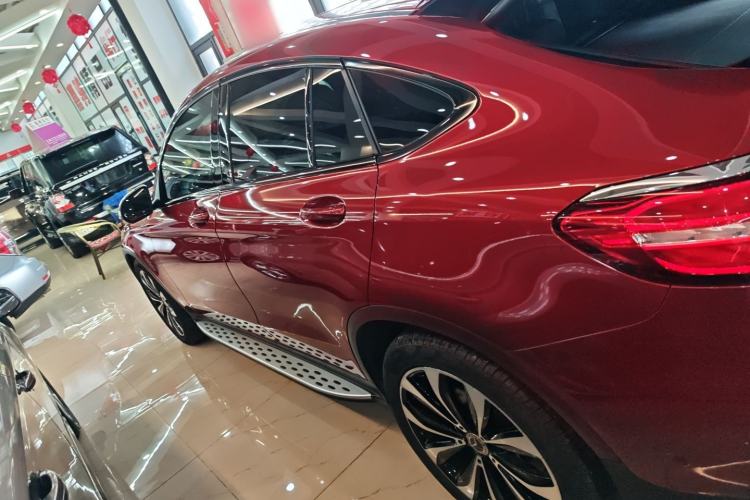 Used Mercedes-Benz GLC Coupe 2018 GLC 260 4MATIC Coupe SUV
