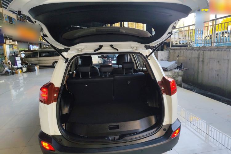 Used Toyota RAV4 2015 2.0L CVT Two-Wheel Drive Fashion Edition