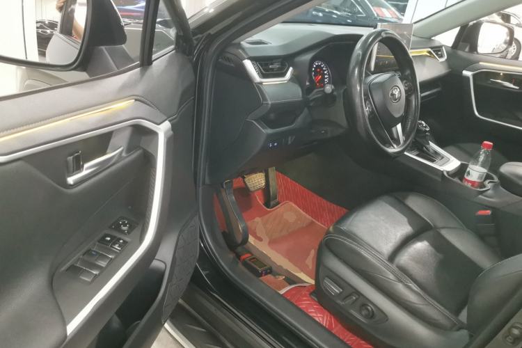 Used Toyota Wildlander 2022 2.0L CVT Two-Wheel Drive Luxury Edition
