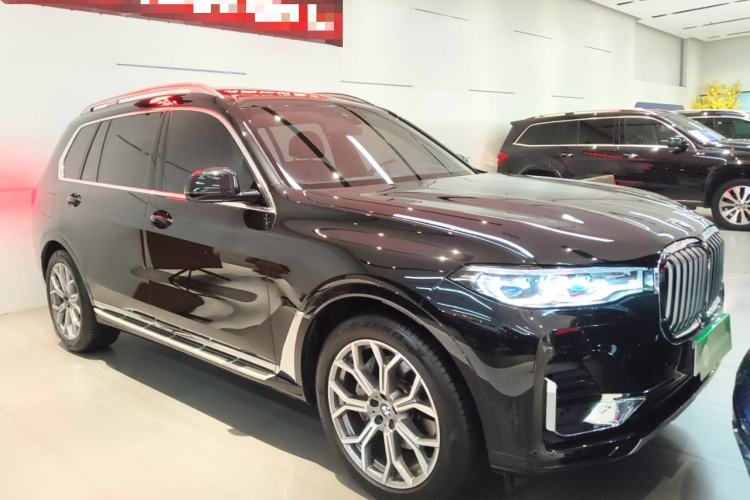 Used BMW X7 2022 xDrive40i Luxury Package with Premium Features
