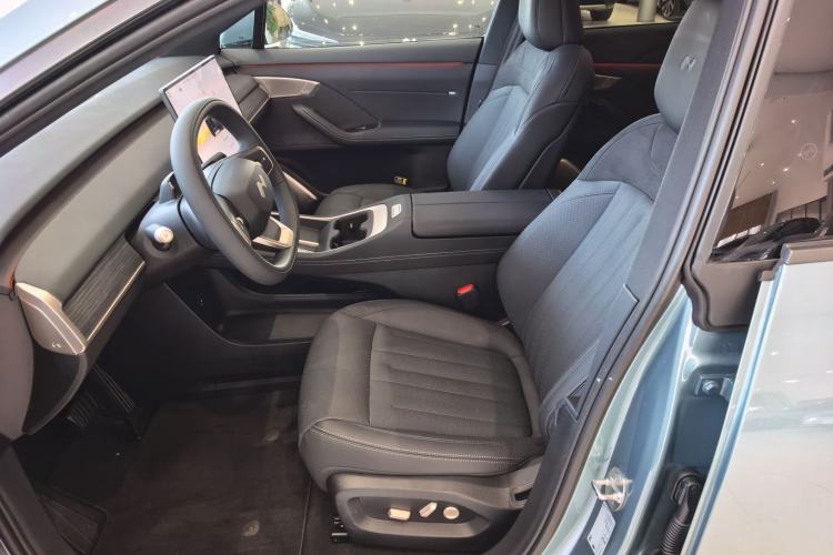 Used ONVO L60 2024 60 kWh Rear-Drive Version