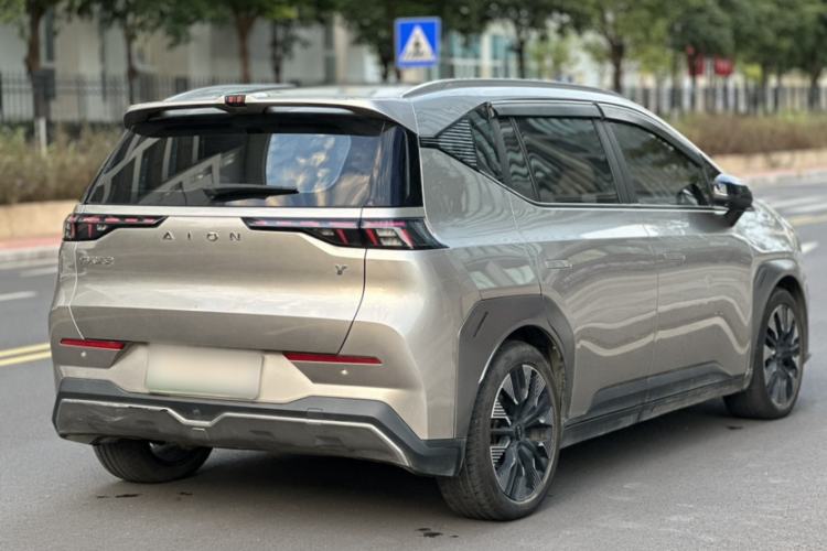 Used AION Y 2022 70 Tech Edition Lithium Iron Phosphate
