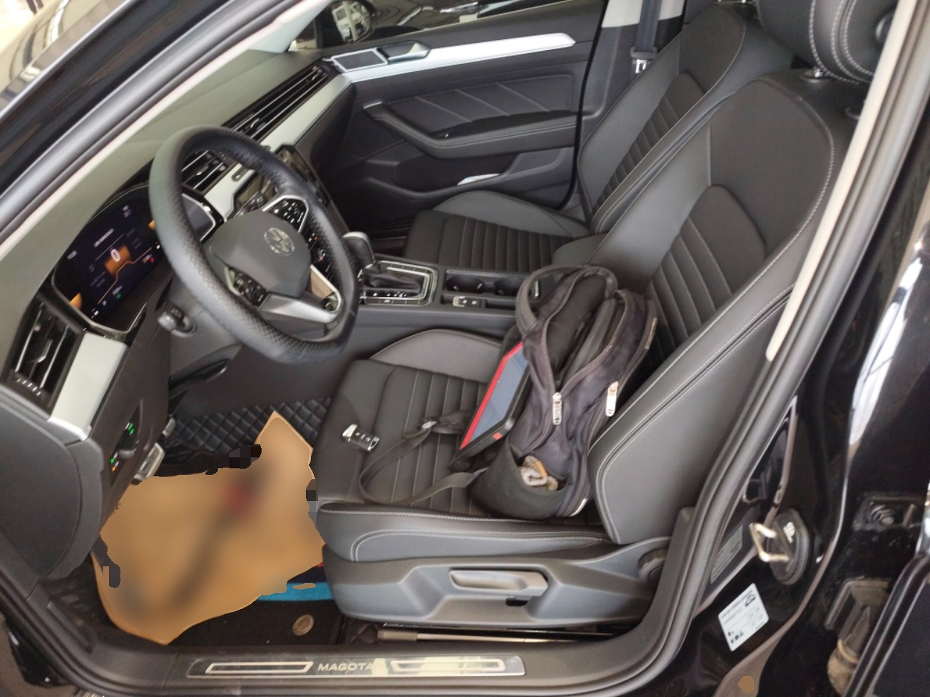 Переднее сиденье в автомобиле