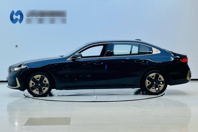 Used BMW 5 Series 2024 525Li Luxury Package
