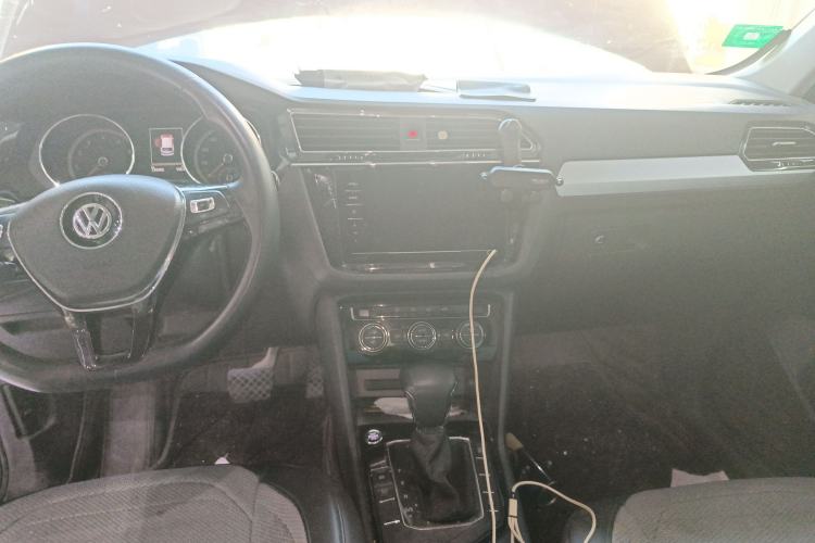 Used Volkswagen Tiguan L 2019 Updated Version 330TSI Automatic Two-Wheel Drive Panoramic Comfort Edition China VI Standard
