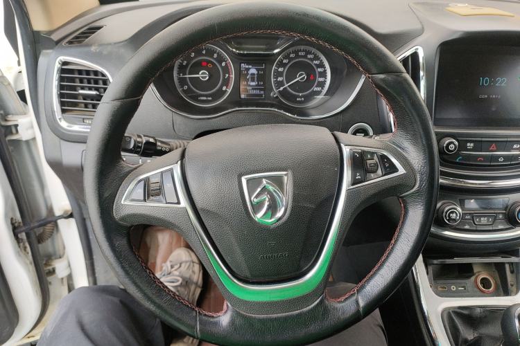 Used Baojun 560 2015 1.8L Manual Luxury Model
