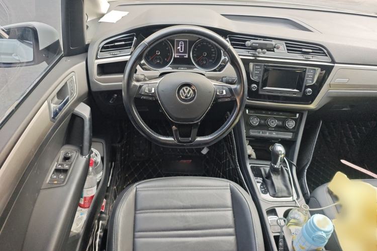 Used Volkswagen Touran 2016 Volkswagen Touran L 280TSI DSG Comfort Edition
