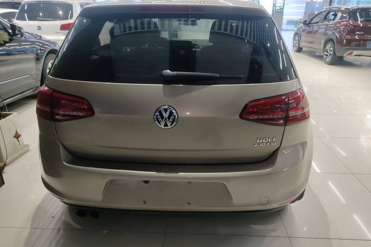 Used Volkswagen Golf 2016 230TSI Automatic Comfort Version
