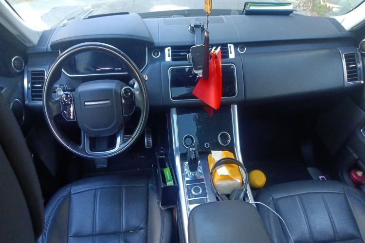 Used Land Rover Range Rover Sport 2019 3.0 L6 HSE DYNAMIC
