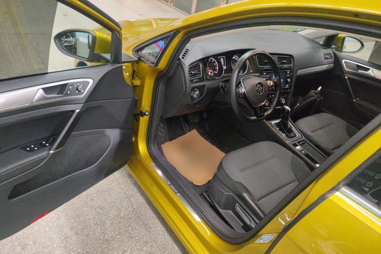 Used Volkswagen Golf 2018 1.6L Automatic Comfort Model
