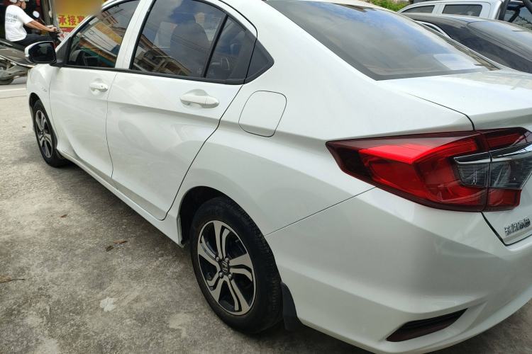 Used Honda Greiz 2016 1.5L CVT Classic Edition
