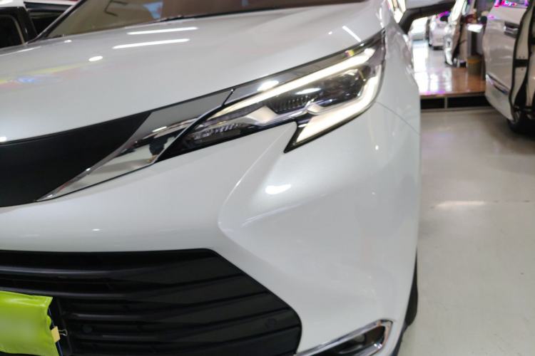 Used Toyota Sienna 2024 2.5L Hybrid Comfort Edition
