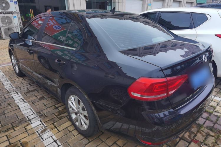 Used Volkswagen Lavida 2017 1.6L Automatic Comfort Edition
