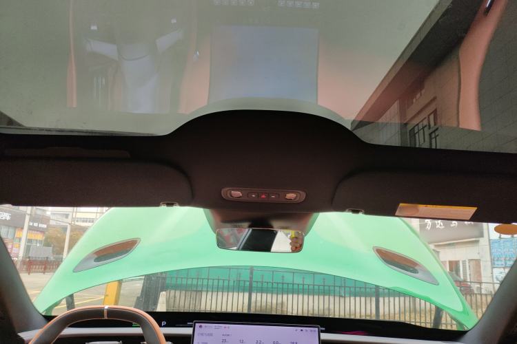 Used  YU7 2025 Ultra-Long Range All-Wheel Drive Pro Version
