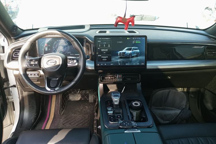 Used GAC Trumpchi GS8 2024 Dual-Motor Series 2.0TM Two-Wheel Drive Premium Edition
