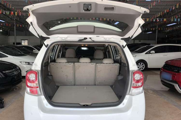 Used Toyota Verso 2014 Starlight 180E CVT Elite Edition
