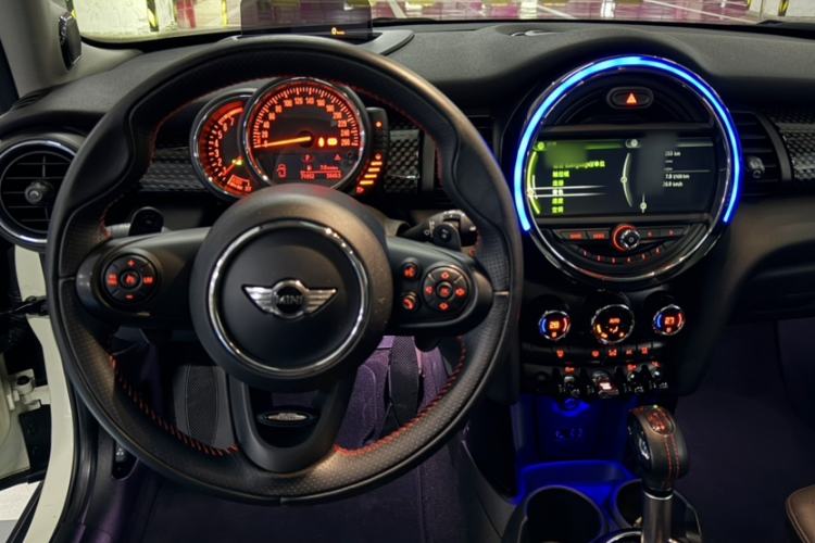 Used  MINI 2016 2.0T COOPER S Pioneer Edition Five-Door Model
