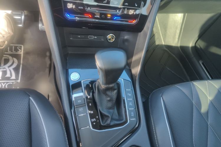 Used Volkswagen Tiguan L 2022 330TSI Automatic Two-Wheel Drive R-Line Enhanced Edition
