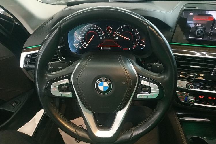 Used BMW 5 Series 2019 525Li Luxury Package
