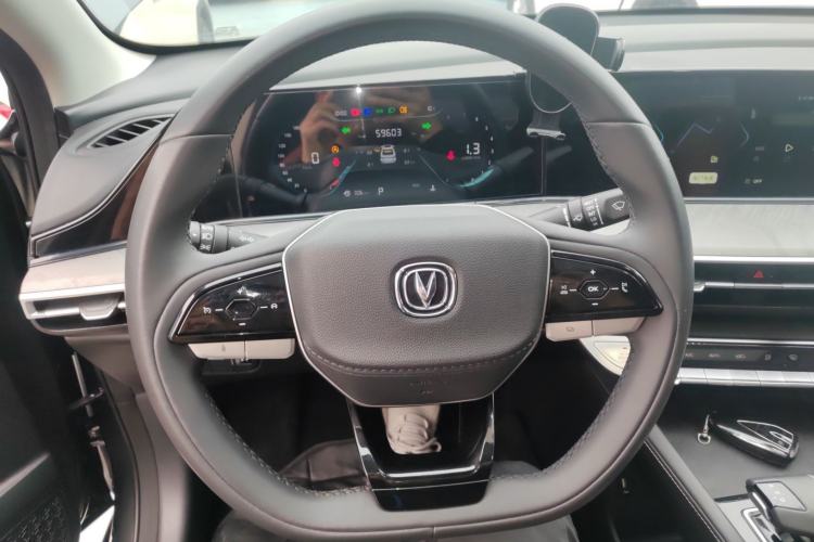 Used Changan Eado 2022 PLUS Blue Whale NE 1.4T GDI DCT Prestige Edition
