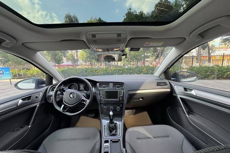 Used Volkswagen Golf 2017 230TSI Automatic Comfort Edition – Celebrating Milestone of One Million Units
