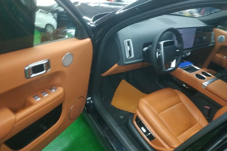 Used Li Auto L8 2023 Max model
