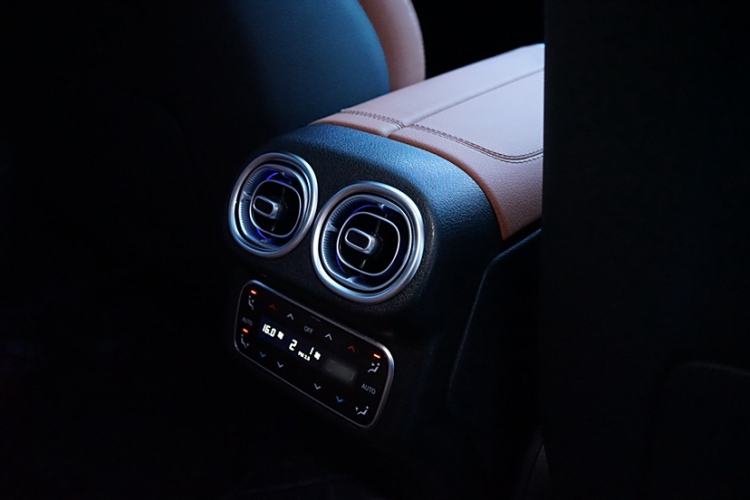 Used Mercedes-Benz GLC 2024 GLC 300 L 4MATIC Dynamic Edition 5-seater
